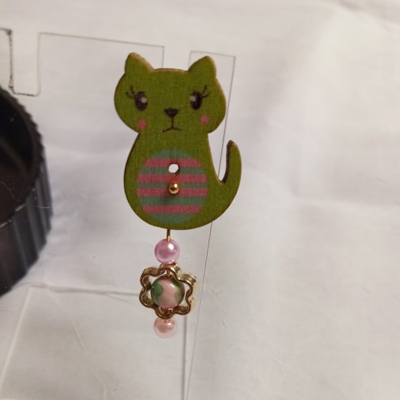 Home Made Handmade Wood & Metal Cat Green & Pink Button Earrings #46 - Picture 2 of 13